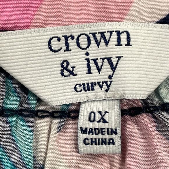 NWOT Crown & Ivy Curvy Flamingo Blouse.  Size 0X plus - Picture 6 of 7